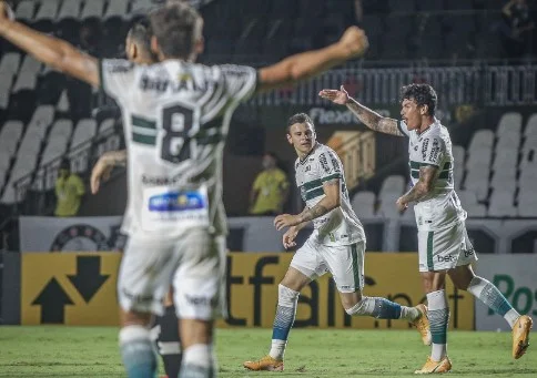 Coritiba visita o Vasco e vence por 1 a 0 pelo Brasileirão