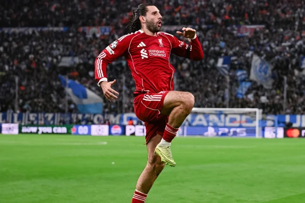 Fora de casa, Liverpool vence Olympique de Marselha pela Champions