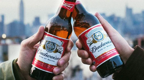 Budweiser assina parceria com empresa de NFT