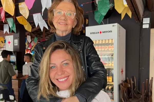 Foto colorida de Bárbara Coelho e Maria Inês - Metrópoles