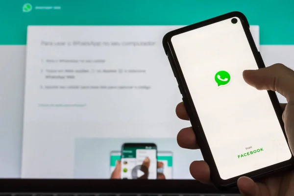 Imagem colorida de whatsapp - Metrópoles