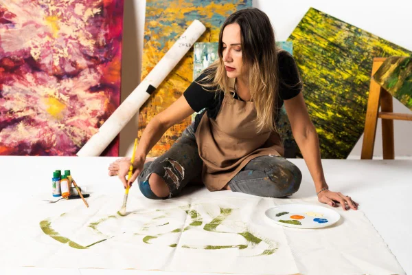 Descubra a arte de PAM na mostra Constelações Contemporâneas
