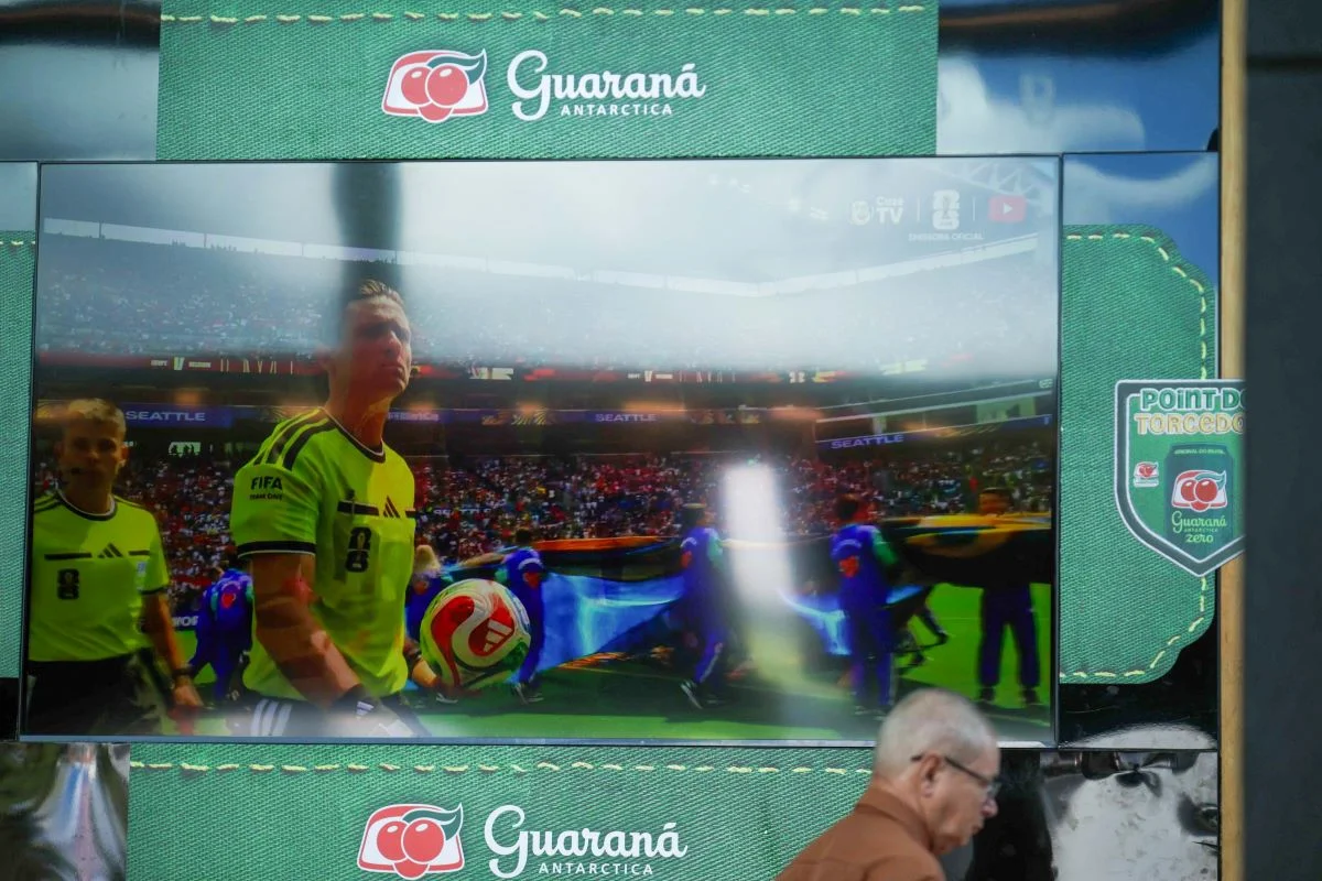 Ícone da cultura nacional e há mais de 25 anos ao lado da Seleção Canarinho, Guaraná Antarctica transforma o futebol em uma plataforma de conexão emocional Ícone da cultura nacional e há mais de 25 anos ao lado da Seleção Canarinho, Guaraná Antarctica transforma o futebol em uma plataforma de conexão emocional