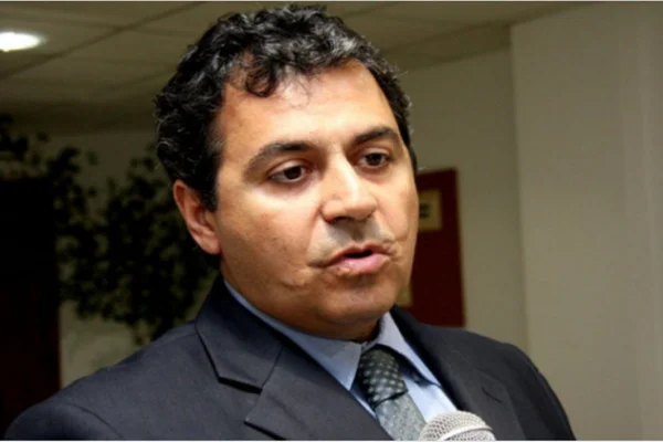 Imagem colorida, Ex-deputado é proibido de aproximar da ex-mulher e da filha menor- Metrópoles