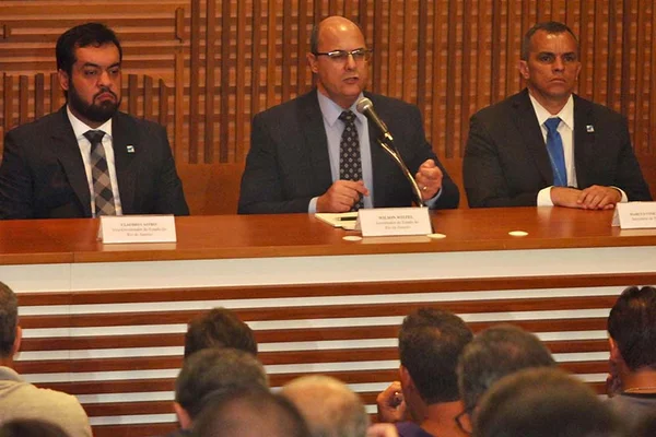 AUTORIDADES DETALHAM OPERAÇÃO QUE PRENDEU 2 POR MORTE DE MARIELLE E ANDERSON.