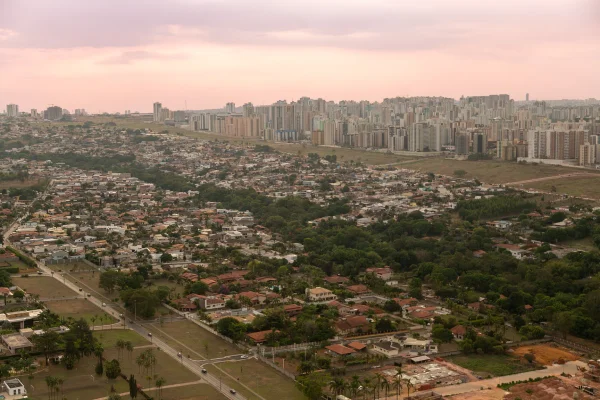 Fotografia colorida mostrando a Arniqueira - Metrópoles