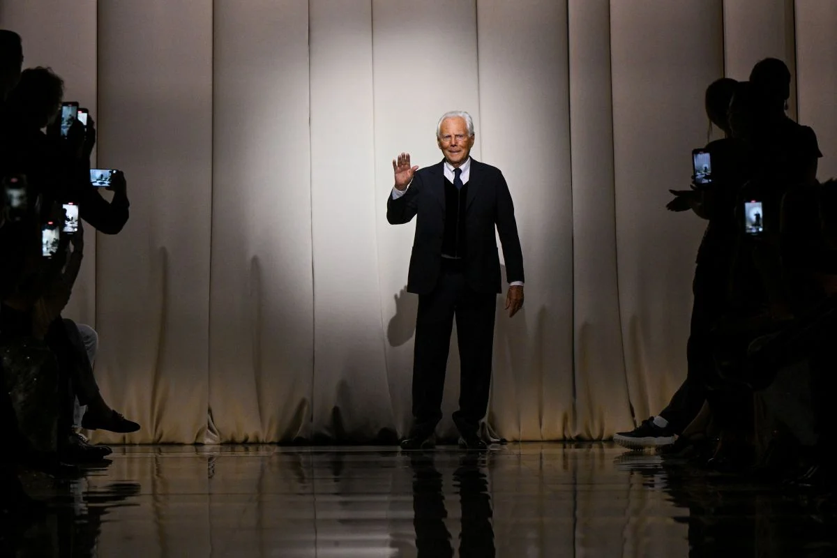 Giorgio Armani em desfile da Armani Privé em 2023 Giorgio Armani em desfile da Armani Privé em 2023
