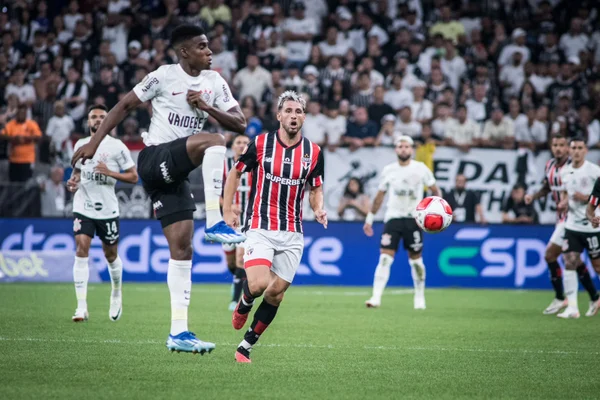 São Paulo bate o Corinthians e agora pega o Palmeiras na Supercopa