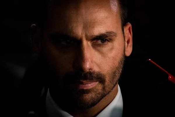 Superman bissexual preocupa Eduardo Bolsonaro: “Inspira crianças”