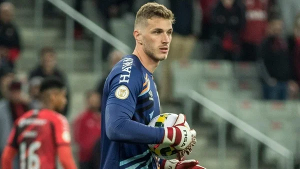 Seleção: Ederson é cortado e Bento, do Athletico-PR, é convocado