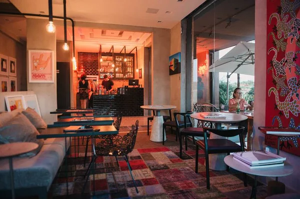 Lago Sul: mix de café e atelier valoriza design e produtos da Chapada
