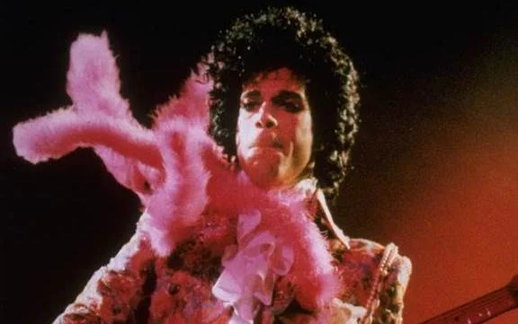 Corpo de Prince é cremado em cerimônia privada