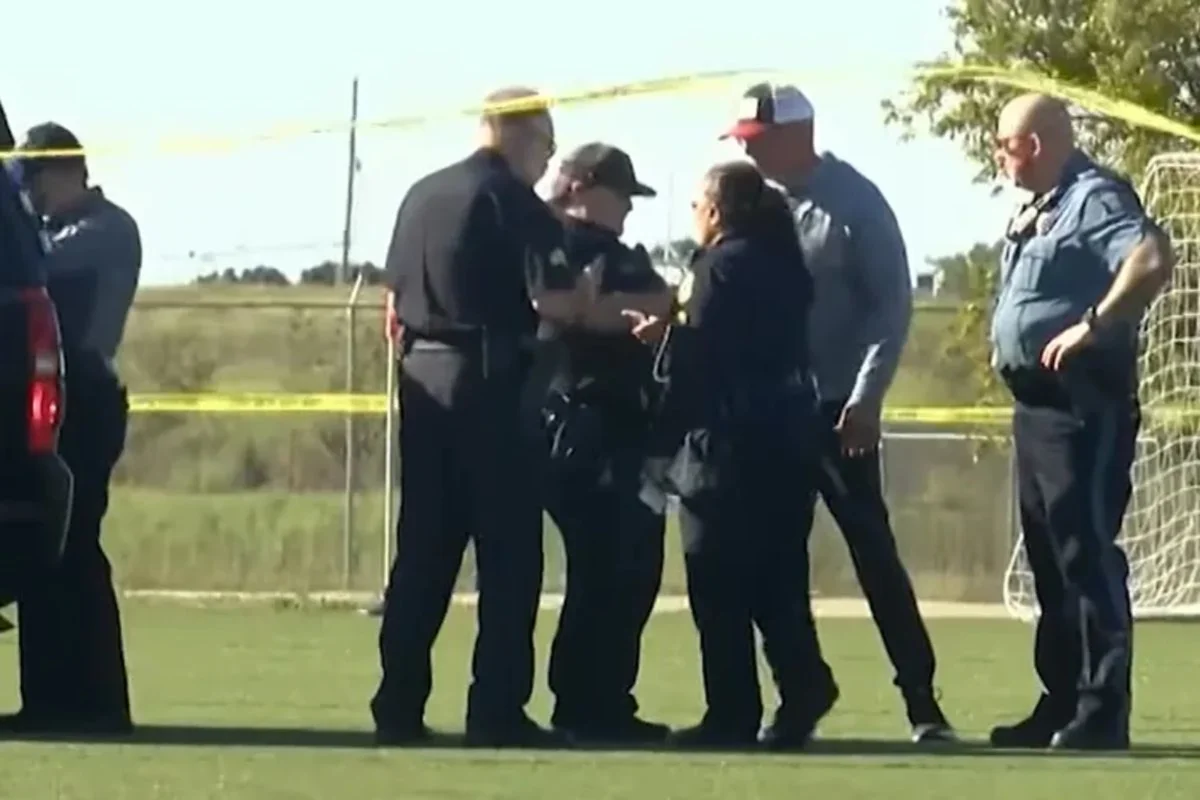 Mulher invade campo de futebol e mata uma criança e um homem nos EUA