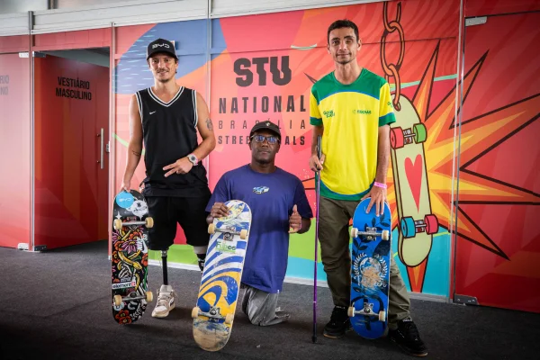 três atletas paraolímpicos no STU