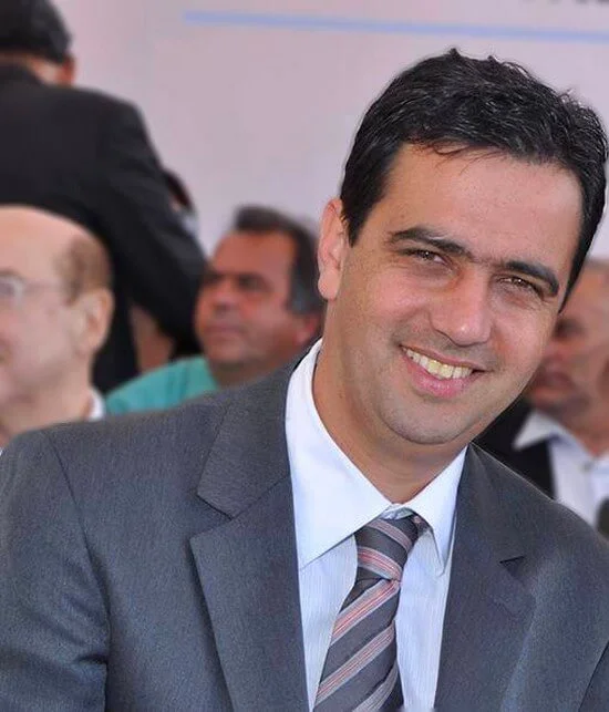 Após acidente com barragem, prefeito de Mariana é internado
