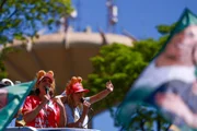 Michelle Bolsonaro e Celina Leão em carreata em Ceilândia
