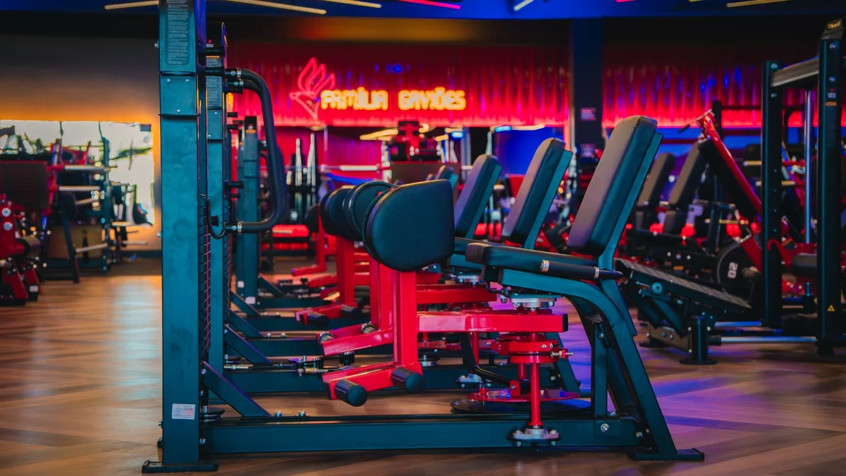 Unidade da Academia Gaviões reúne equipamentos modernos e estrutura voltada a diferentes perfis de treino Unidade da Academia Gaviões reúne equipamentos modernos e estrutura voltada a diferentes perfis de treino