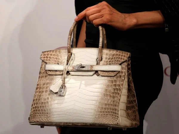 A bolsa mais cara do mundo: modelo Hermès é leiloado por R$1 milhão