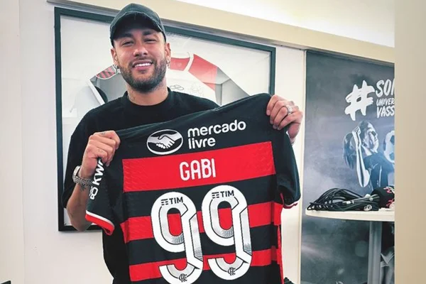Neymar com a camisa do atacante Gabigol - Metrópoles
