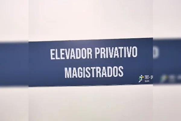 Elevador da discórdia: acesso exclusivo a magistrados gera revolta