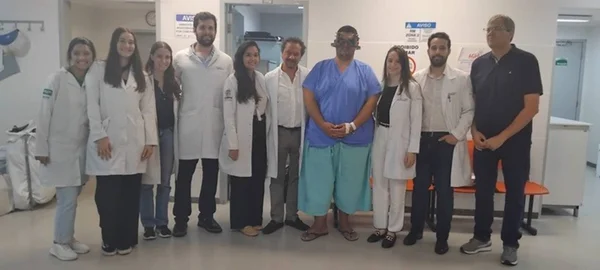 imagem colorida paciente para por cirurgia cerebral obesidade