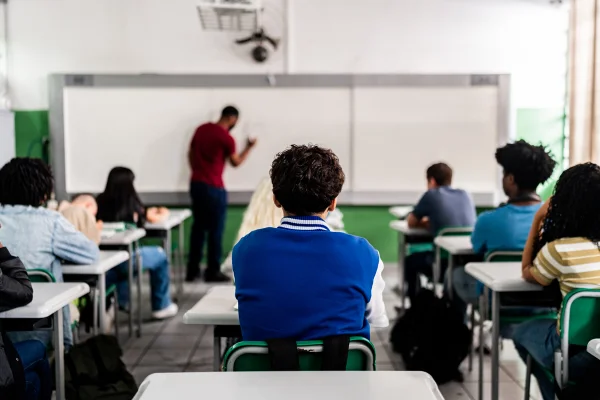 Nenhum estado alcança meta nacional do ensino médio, mostra Ideb