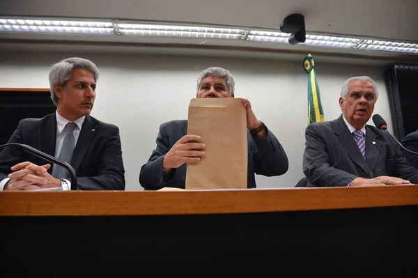 Rede e PSOL vão levar à PGR complementação de representação contra Cunha