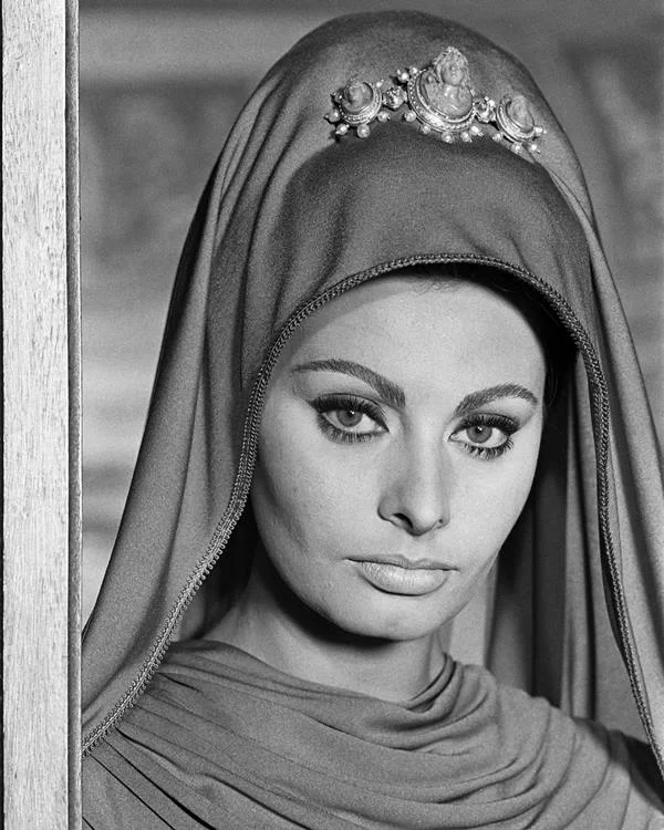 Sophia Loren na juventude Sophia Loren na juventude