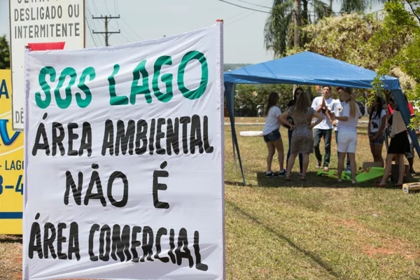 SOS Lago faz nova campanha contra a desobstrução da orla do Paranoá