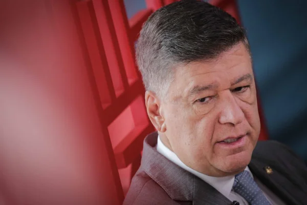 O senador Carlos Viana (Podemos-MG) concede entrevista ao Acorda Metrópoles