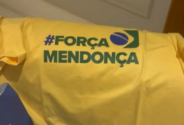 7 de Setembro: prefeito de SP distribui camisetas de apoio a André Mendonça