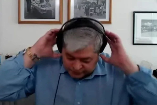 Datena abandona entrevista após considerações finais