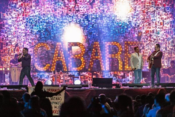 Cabaré em Brasília reúne famosos e influenciadores. Veja fotos!
