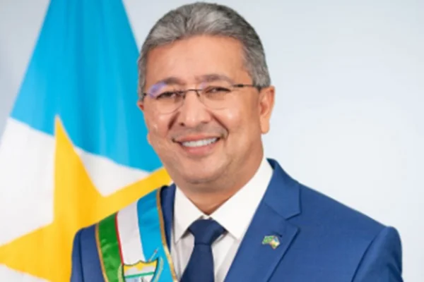 Governador de RR é citado pela PF como articulador de fraude em licitações