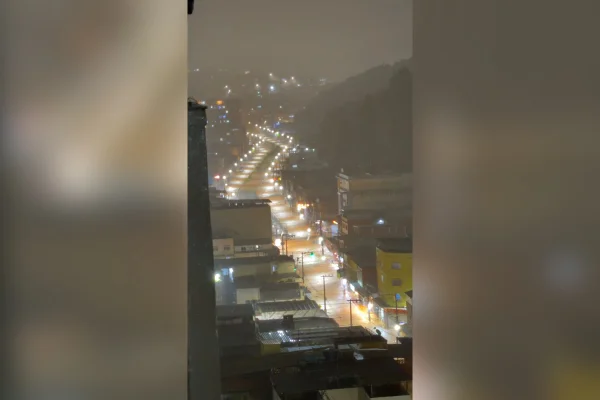 Volta a chover forte em Juiz de Fora na noite de quarta (25/2)