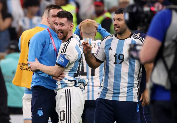 Agüero lucra R$ 43 mil depois de apostar em Messi como melhor da Copa