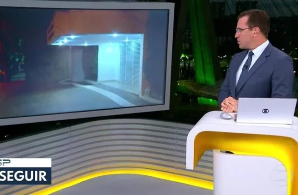 Bocardi é deixado “no vácuo” por repórter e brinca: “Não deixa correr”