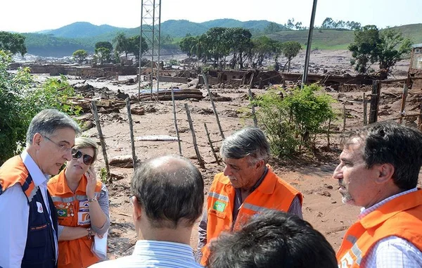 “Esperança vai diminuindo” em encontrar sobreviventes, diz governador de MG