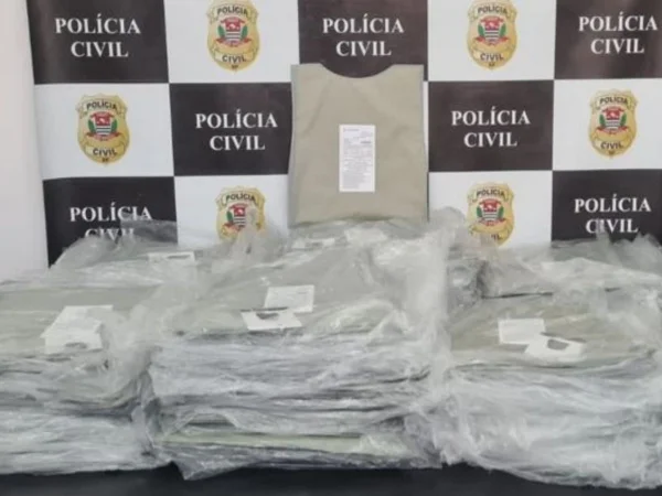 Polícia prende suspeitos por roubo de 200 coletes balísticos em SP