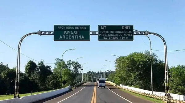 imagem colorida fronteira brasil argentina