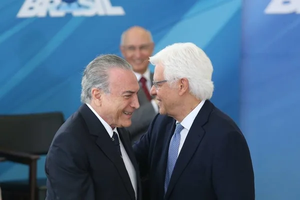 Moreira Franco nega comemoração com Temer por condenação de Lula