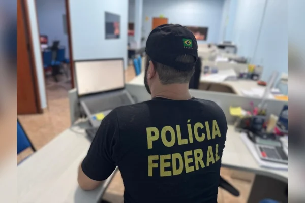 Operação mira desvio em licitações públicas e bloqueia R$ 27 milhões