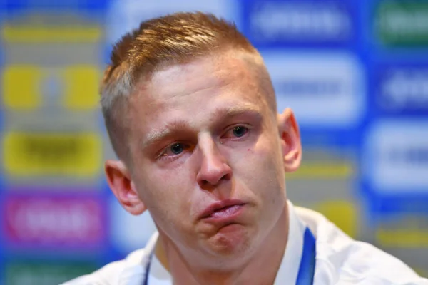 Oleksandr Zinchenko emocionado durante coletiva