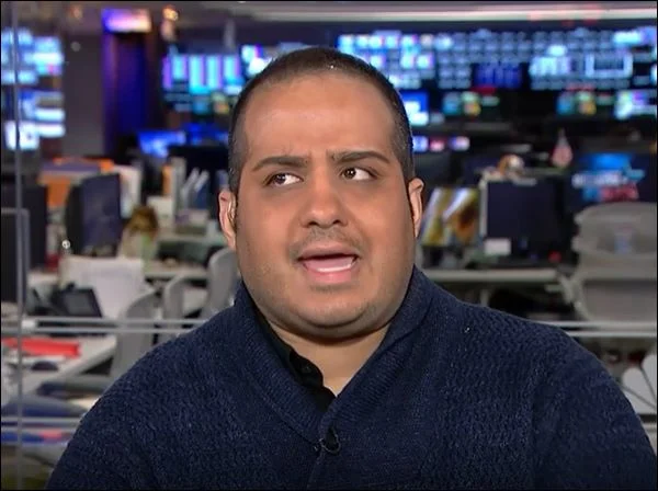 Como jornalista, Yashar Ali contribuiu para as revistas HuffPost, NBC News e New York. Como ativista, ajudou a arrecadar mais de US $ 2 milhões para três igrejas historicamente negras na Louisiana que foram destruídas em incêndios recentes - na mesma época em que milhares de pessoas prometiam fundos para reconstruir a Catedral de Notre Dame Como jornalista, Yashar Ali contribuiu para as revistas HuffPost, NBC News e New York. Como ativista, ajudou a arrecadar mais de US $ 2 milhões para três igrejas historicamente negras na Louisiana que foram destruídas em incêndios recentes - na mesma época em que milhares de pessoas prometiam fundos para reconstruir a Catedral de Notre Dame