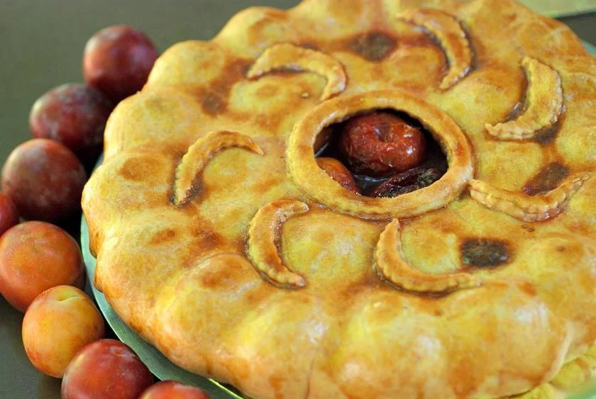 A Pâté aux Prunes - torta de ameixa. Receita da família do chef A Pâté aux Prunes - torta de ameixa. Receita da família do chef