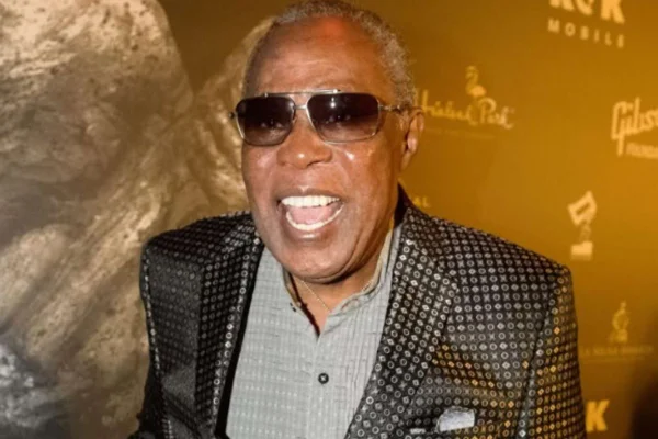 Foto colorida de Sam Moore - Metrópoles