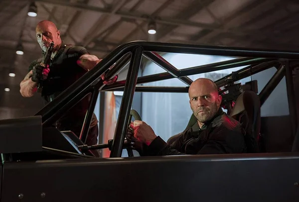Crítica: Hobbs e Shaw é spin-off sem graça de Velozes e Furiosos