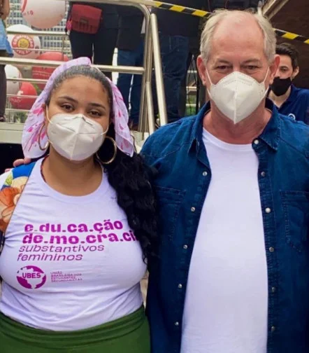 Rozana Barroso expressou solidariedade a Ciro Gomes pelos ataques que o pedetista sofreu Rozana Barroso expressou solidariedade a Ciro Gomes pelos ataques que o pedetista sofreu