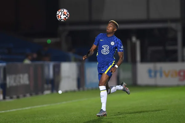 Ex-promessa do Chelsea desaparece antes de assinar com novo clube