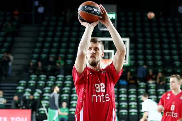 Ognjen Kuzmic desperta do coma e apresenta sinais de recuperação